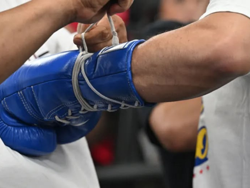  Japonya'da boks dünyasını yasa boğan gece